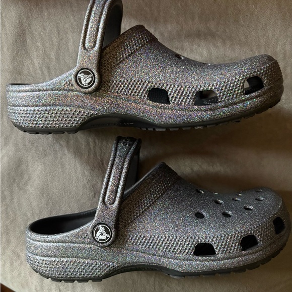 Women’s Black/Silver Glitter Crocs 🐊 - Picture 5 of 6